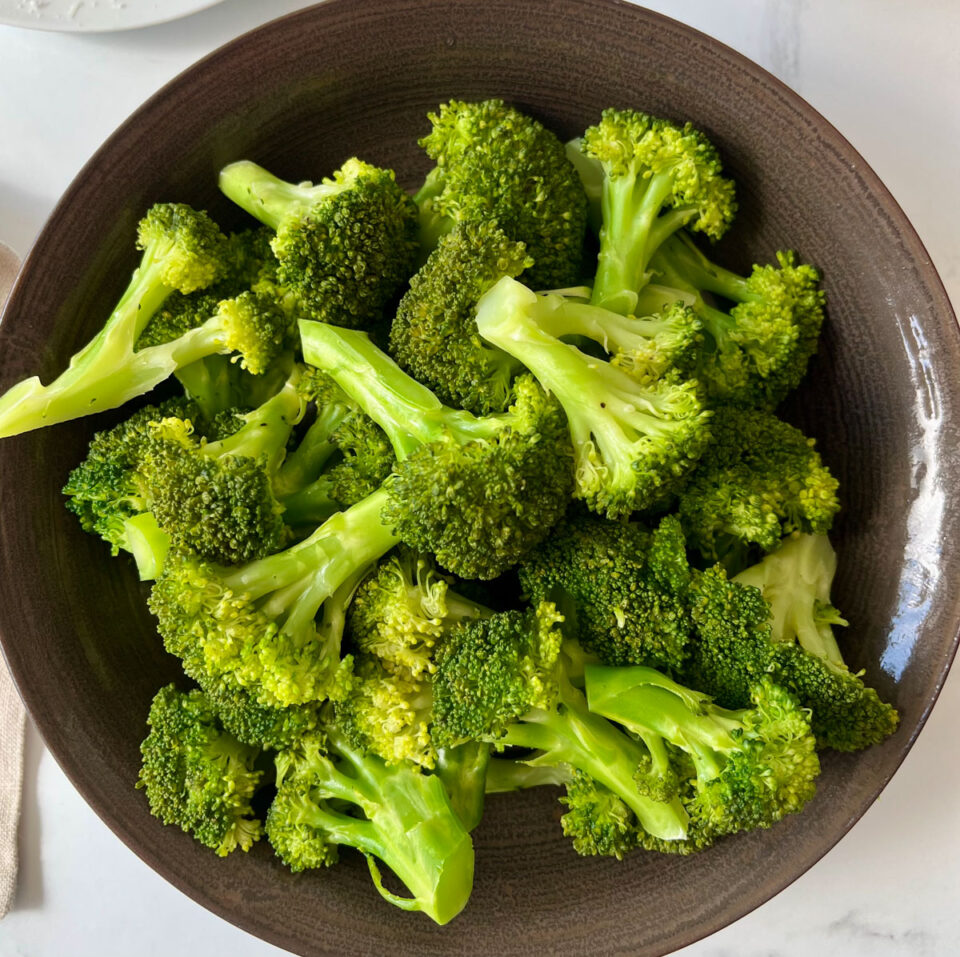 Steamed Broccoli With Garlic Butter Longhorn Style