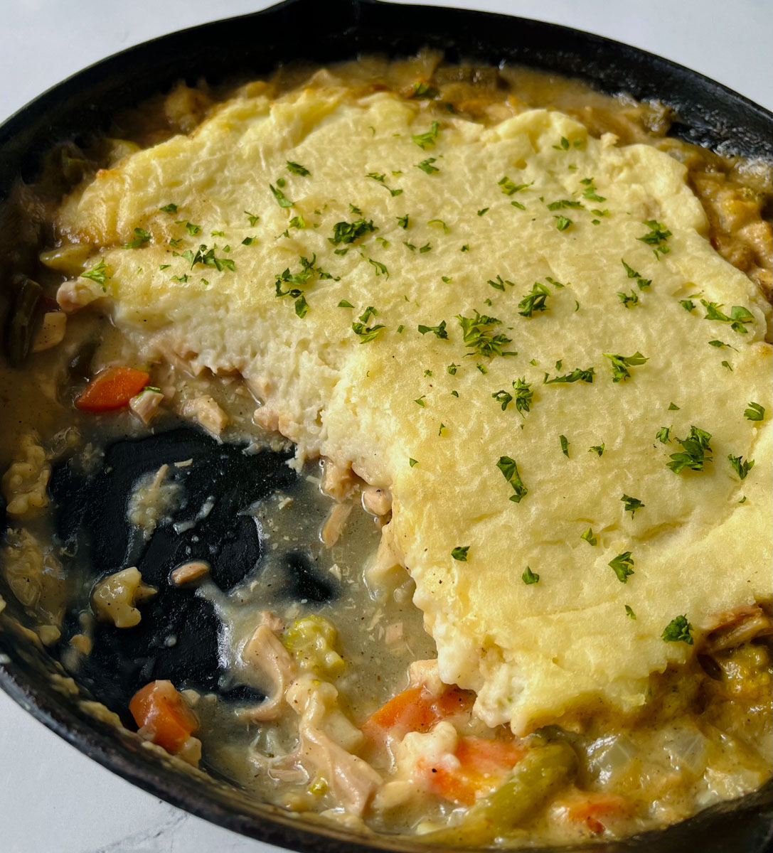Easy Chicken with Mashed Potatoes Pie - joinmeinthekitchen.com