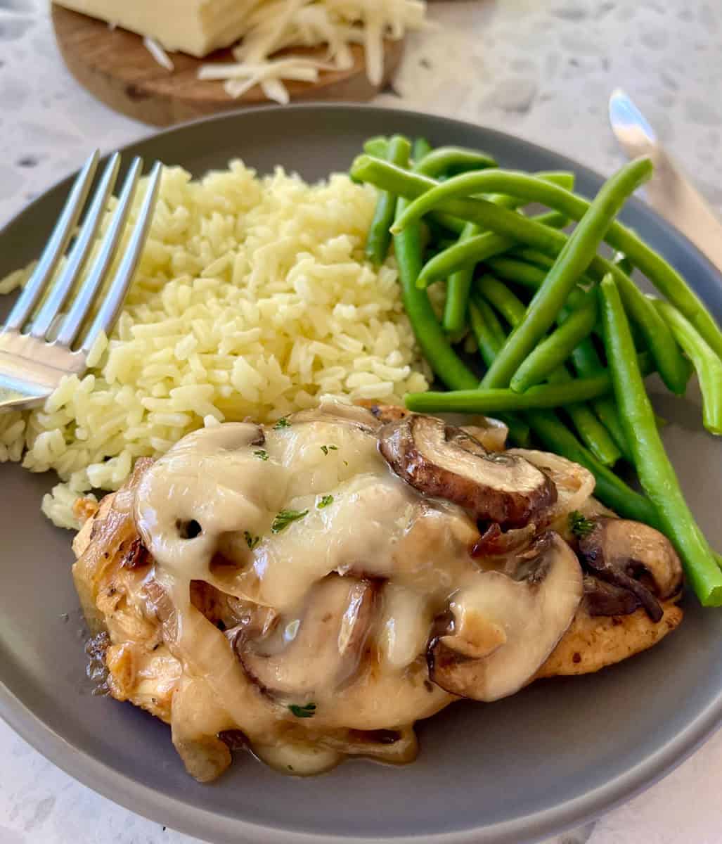 Smothered Chicken Recipe (Texas Roadhouse Copycat)
