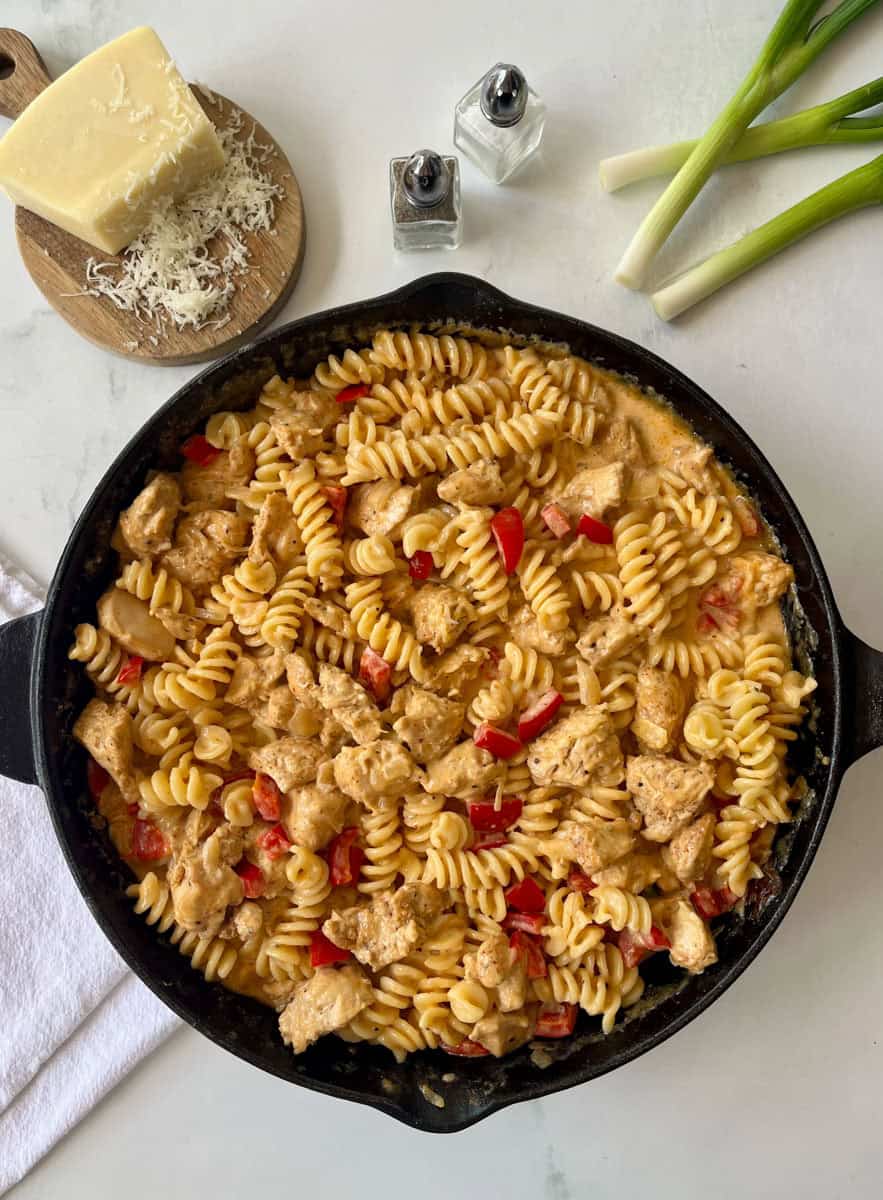 Easy Chipotle Chicken Pasta Recipe (Creamy & Spicy)
